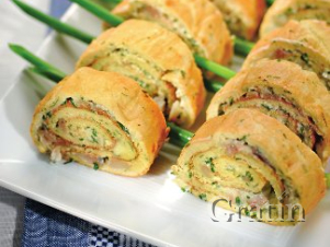 Яичный рулет с креветками