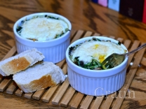 Жульен с курицей и шпинатом Жульен с курицей и шпинатом