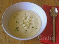 Суп-крем из цветной капусты с соусом бешамель